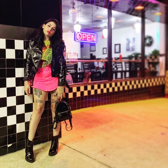 Meet your Posher, Nikki - Picture 4 of 10